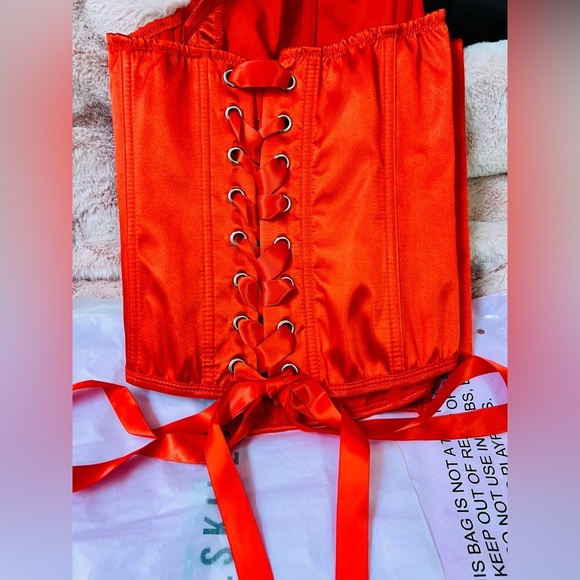 NWT XL Fiery Red Satin Corset Bustier Lace-Up Back Halloween Costume Devil Top - Picture 12 of 15